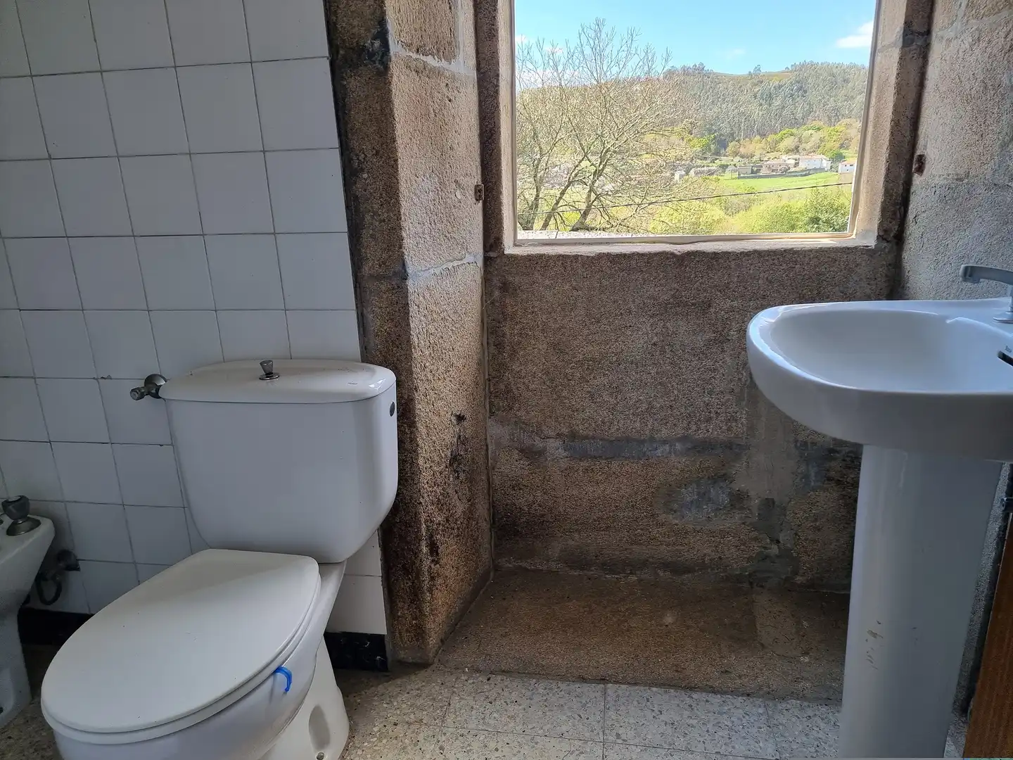 Badezimmer von Haus oder Chalet zum Verkauf in Santiago de Compostela  mit Privatgarten und Terrasse