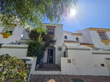 Adossat amb piscina en venda a MARINA DE CASARES 16