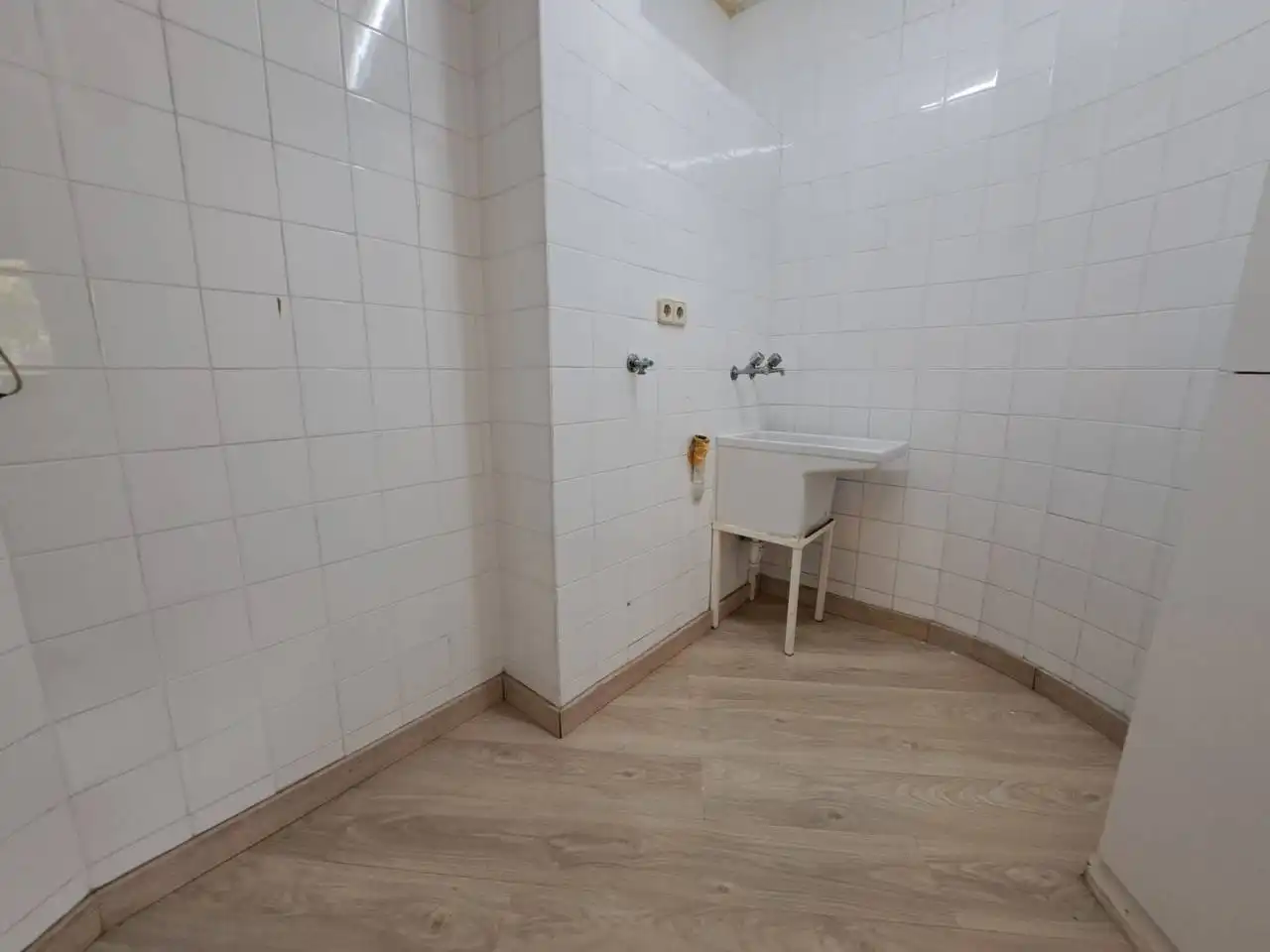 Wohnung zur Miete in Calle Republica, Centre