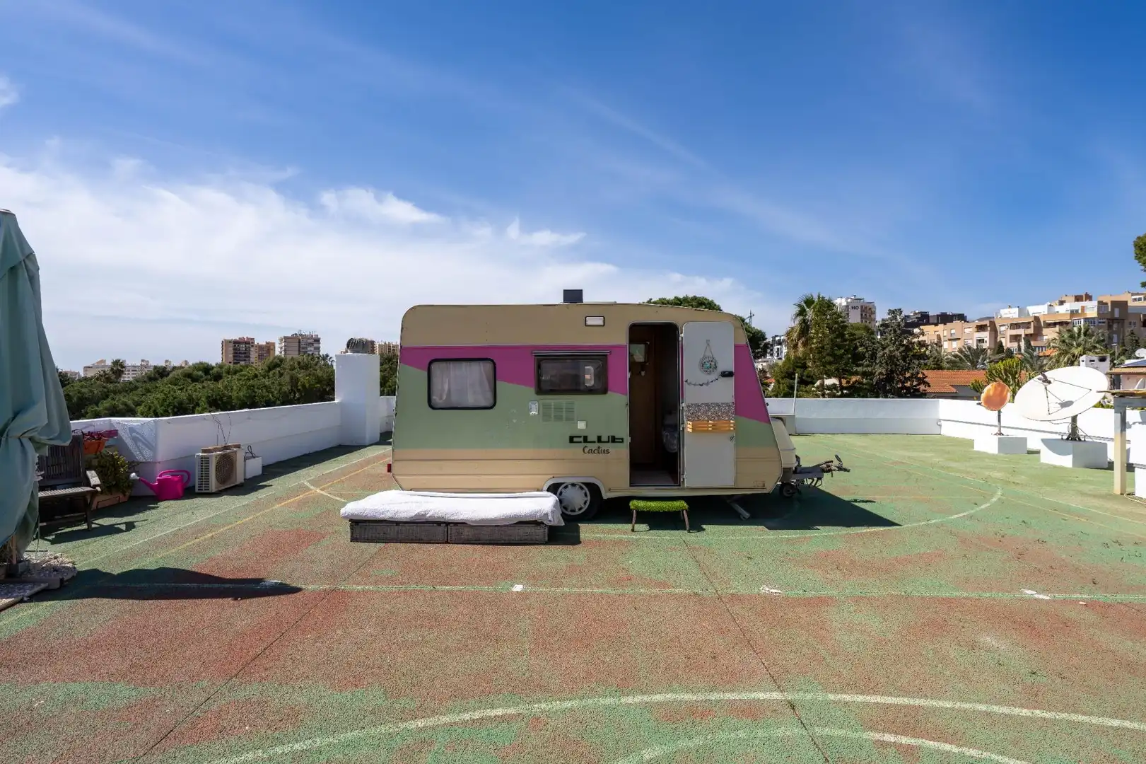 Parking de Casa o chalet en venta en Roquetas de Mar con Aire acondicionado, Calefacción y Jardín privado