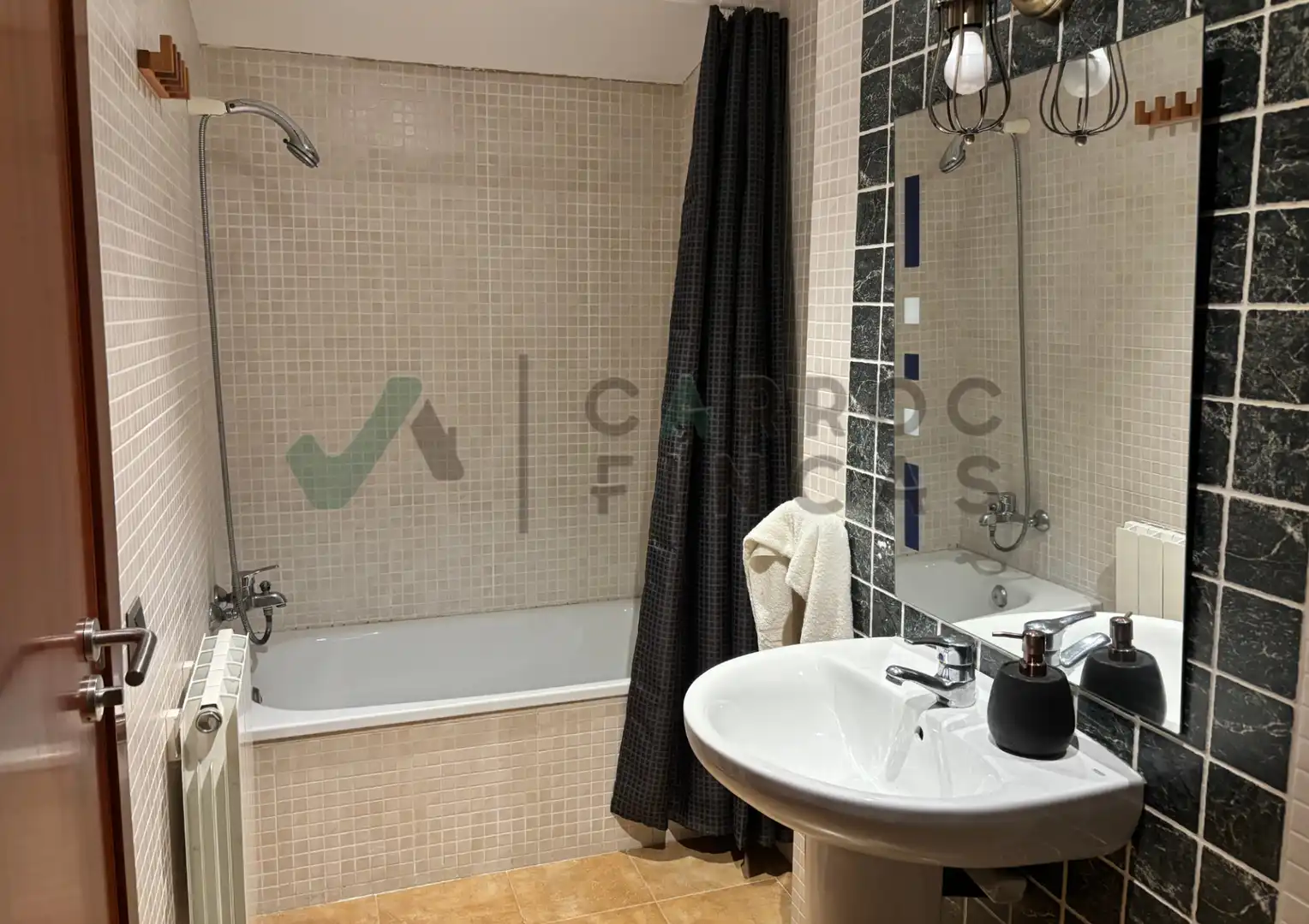 Baño de Piso en venta en Sant Joan de les Abadesses con Calefacción, Amueblado y Horno