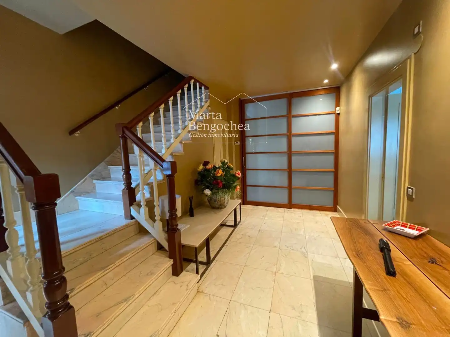 Casa adosada en venta en CALLE MENDIZABALA, Mendizorrotza - Armentia