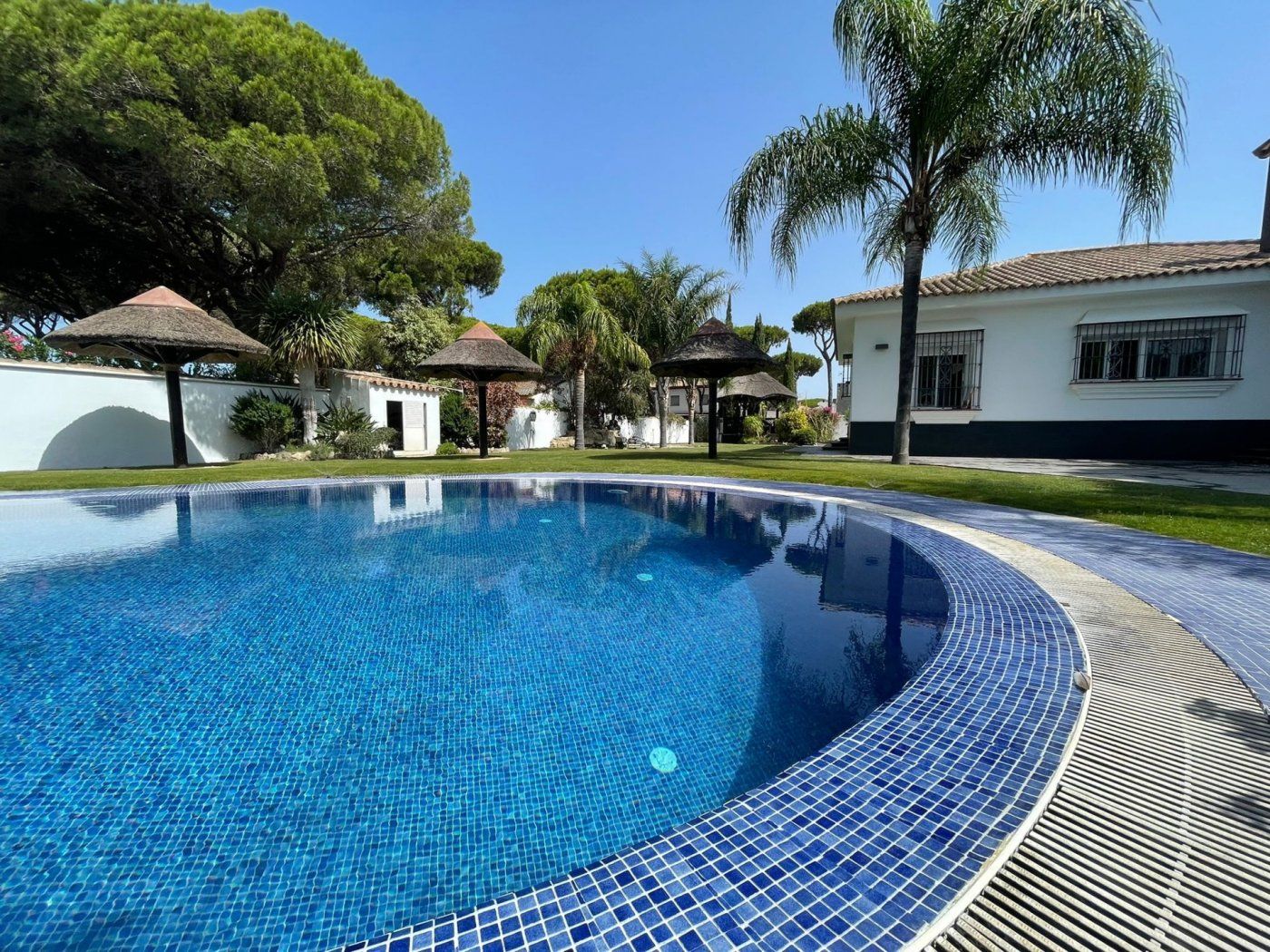 Garden of House or chalet for sale in Chiclana de la Frontera  with Air Conditioner, Heating and Private garden