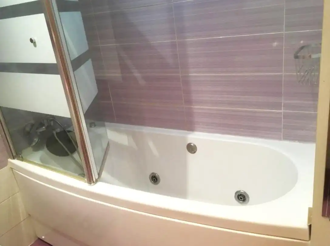 Bany de Pis de lloguer en Oviedo  amb Calefacció i Moblat