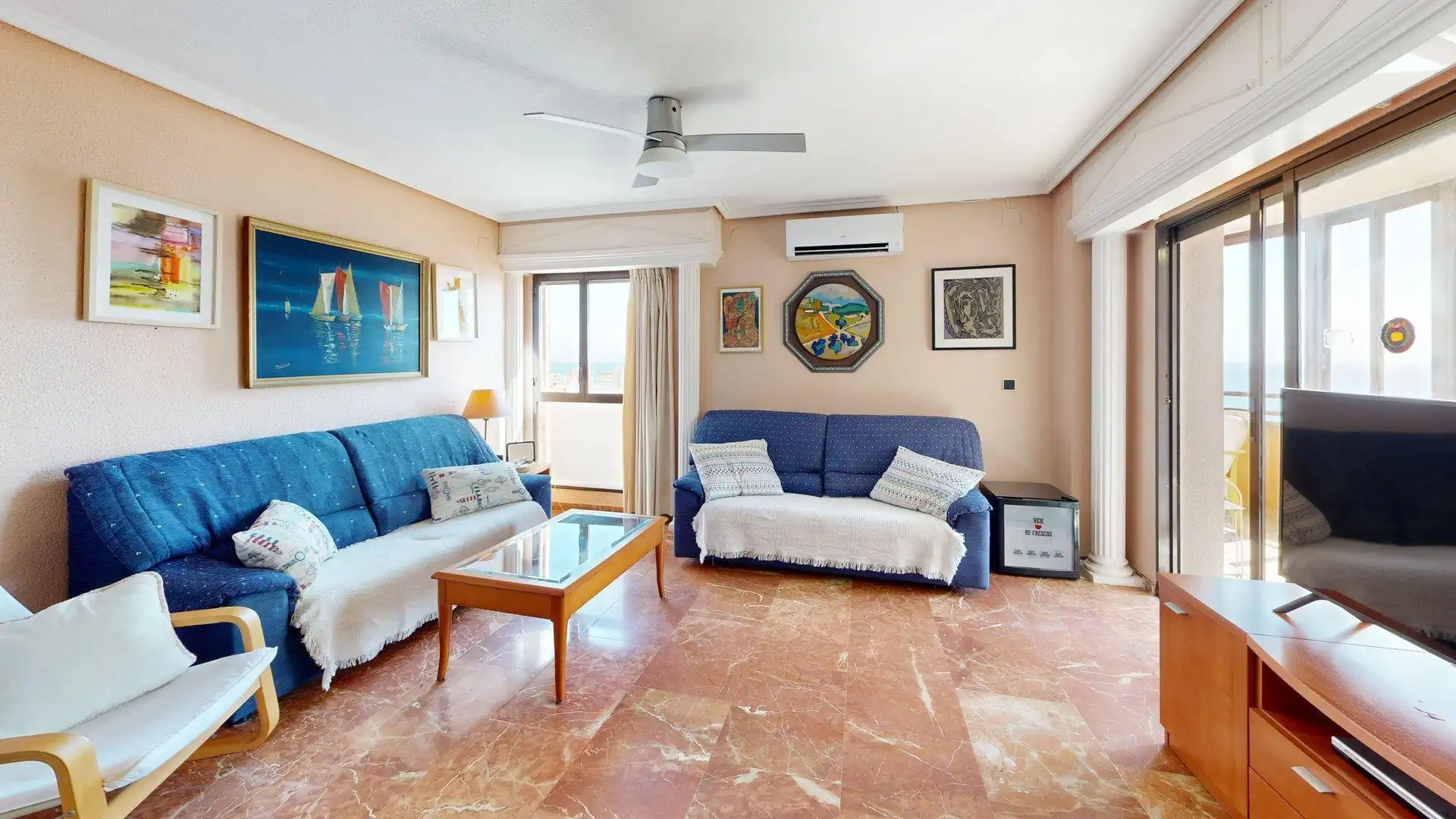 Sala d'estar de Apartament de lloguer en Elche / Elx amb Aire condicionat, Calefacció i Jardí privat