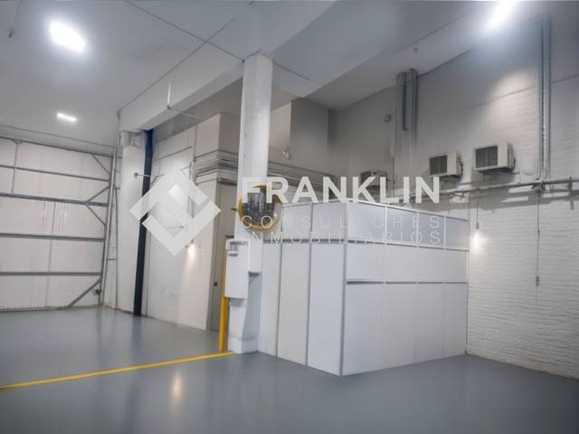 Nave industrial en Venta en Carrer dels Tintorers en Olesa de Montserrat