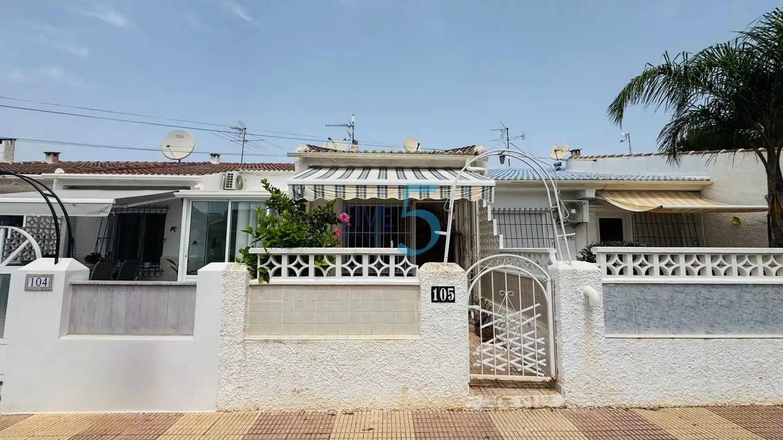 Adosado con piscina en venta en Zona Carrefour - Urbanizaciones