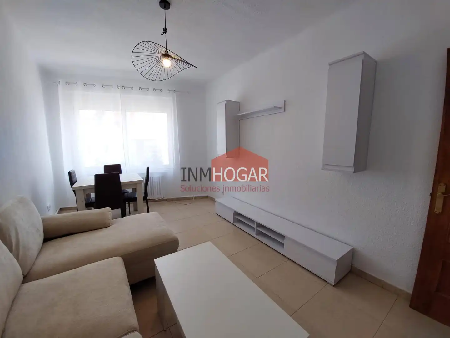 Sala d'estar de Pis de lloguer en Ávila amb Calefacció, Terrassa i Moblat