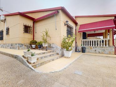 Xalet amb piscina en venda a La Algoda - Matola - Llano de San José