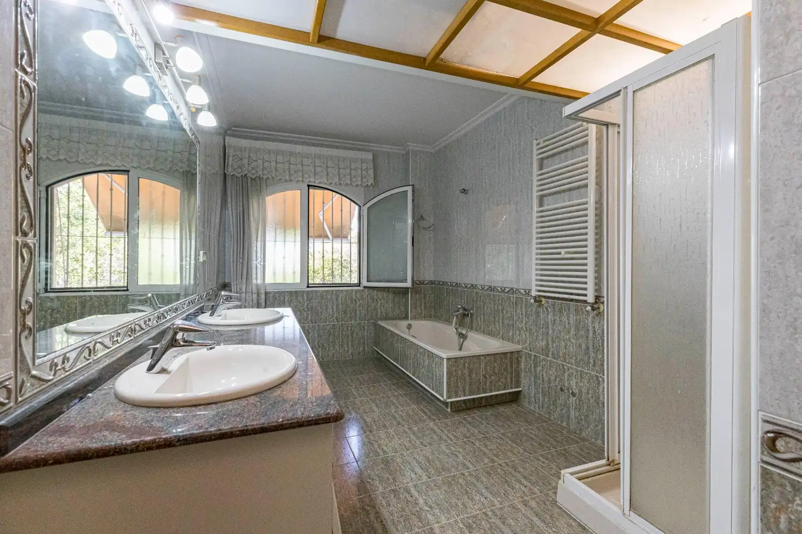 Bany de Casa o xalet en venda en Murcia amb Jardí privat, Terrassa i Traster