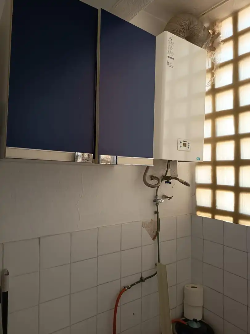 Badezimmer von Wohnungen zum Verkauf in San Juan de Aznalfarache mit Klimaanlage und Balkon