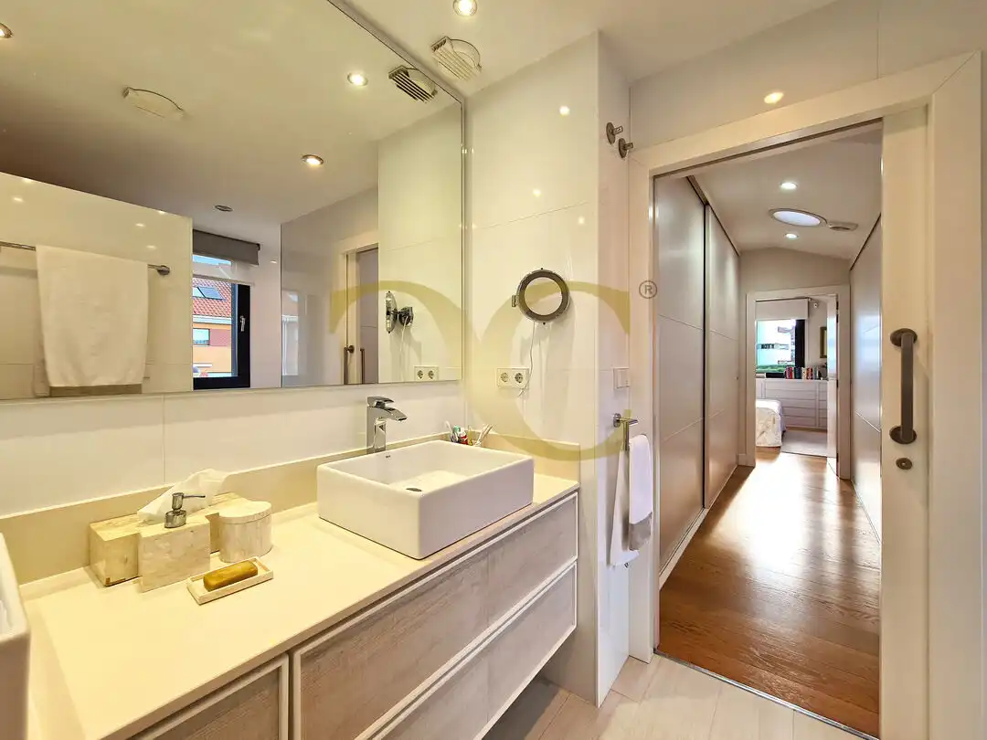 Baño de Casa o chalet en venta en Siero con Calefacción, Jardín privado y Trastero