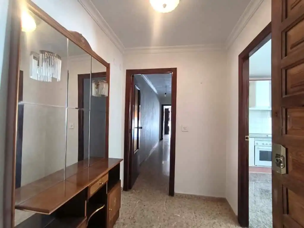 Wohnung zum Verkauf in Mengíbar mit Klimaanlage, Terrasse und Möbliert
