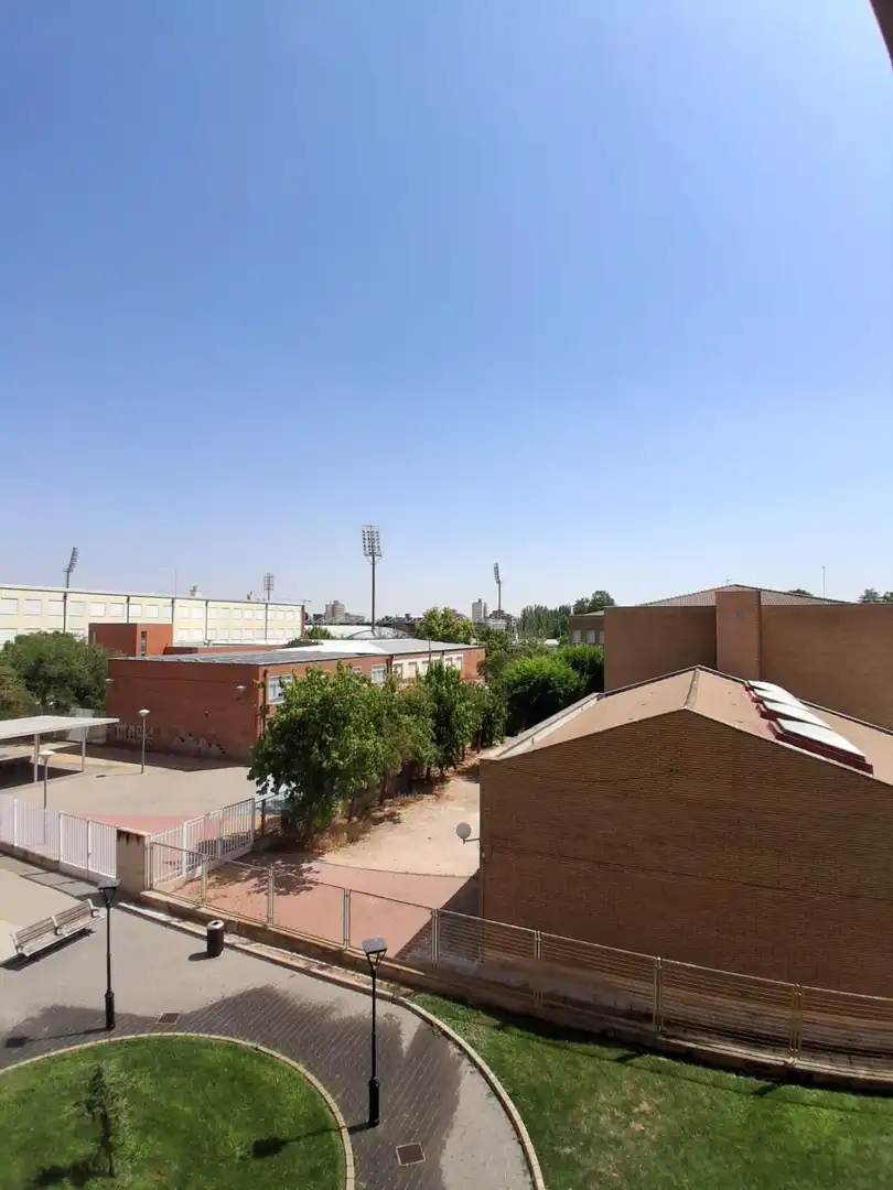 Vista exterior de Apartamento en venta en Albacete con Aire acondicionado, Calefacción y Amueblado