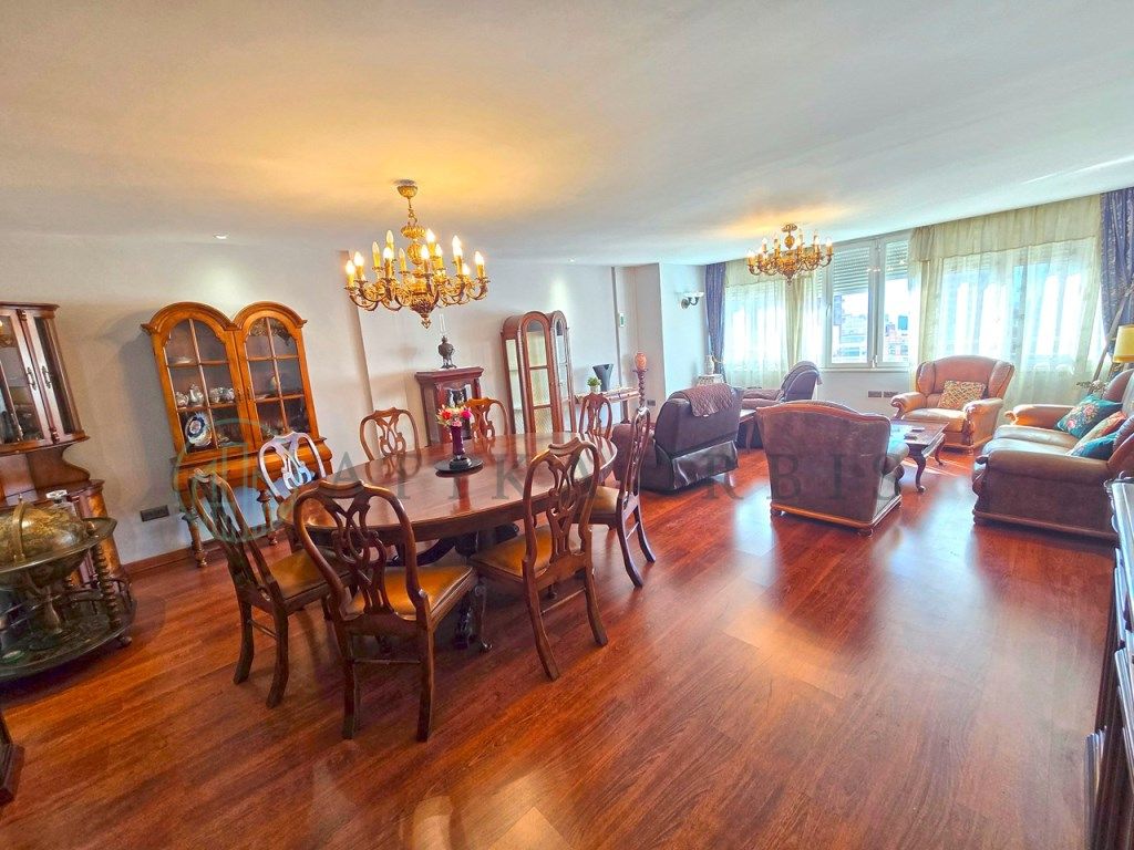 Menjador de Pis de lloguer en Málaga Capital amb Aire condicionat, Terrassa i Moblat