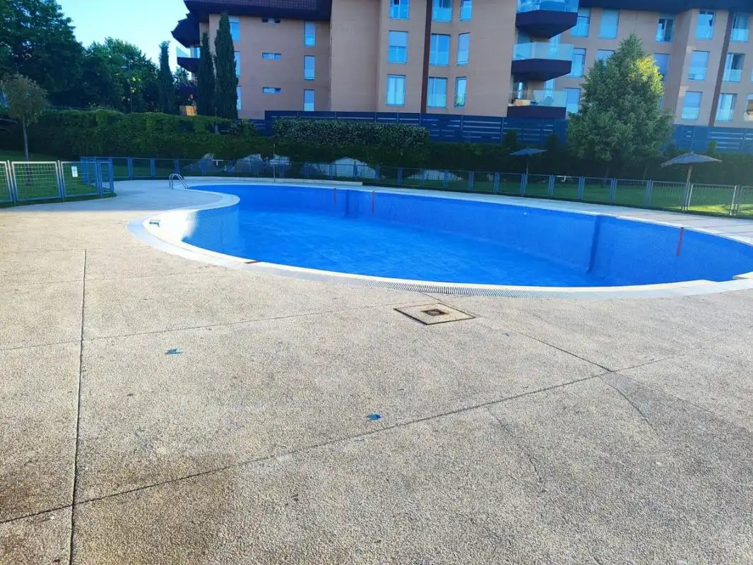 Piscina de Piso en venta en Boadilla del Monte con Calefacción, Terraza y Trastero