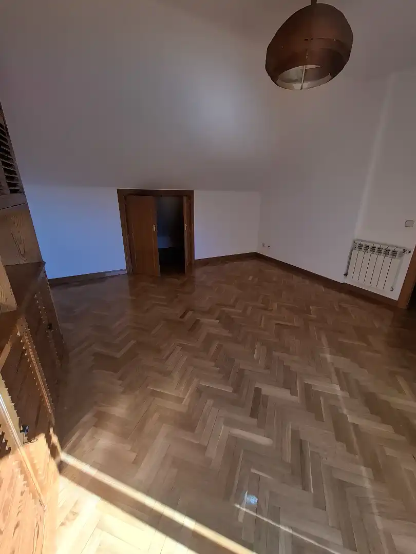 Casa adosada de alquiler en Villaviciosa de Odón con Aire acondicionado, Calefacción y Jardín privado