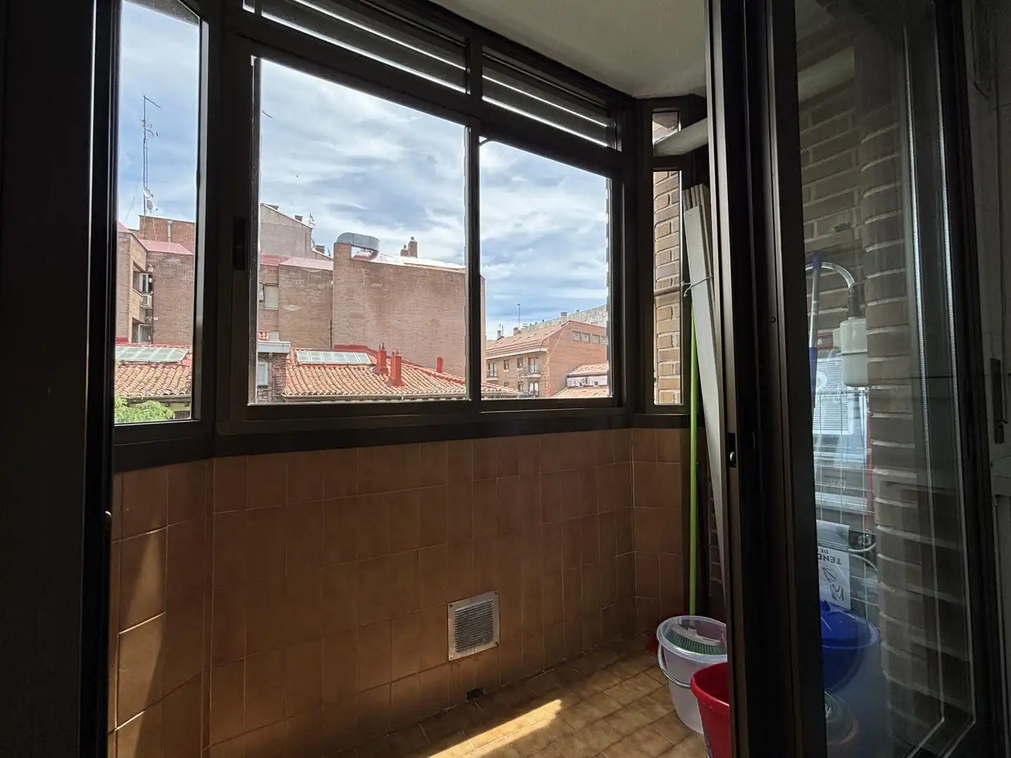 Balcony of Flat for rent in Madrid  with Air Conditioner, Heating and Parquet flooring