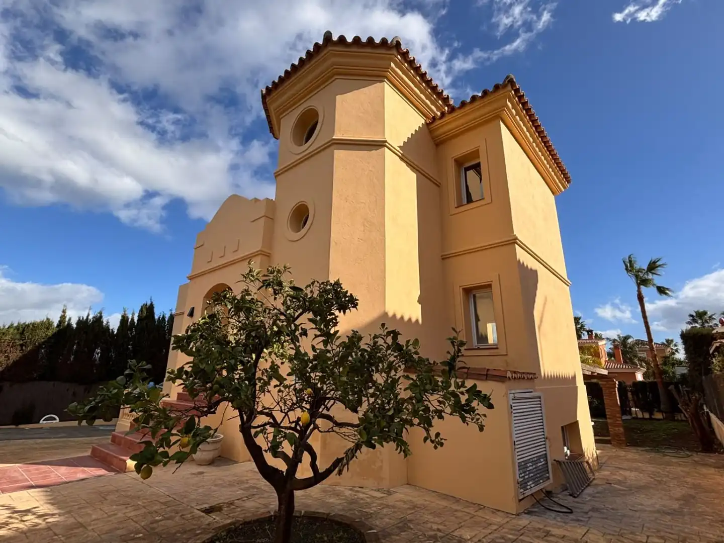 Exterior view of Houses for sale in Coín  with Air Conditioner, Heating and Private garden