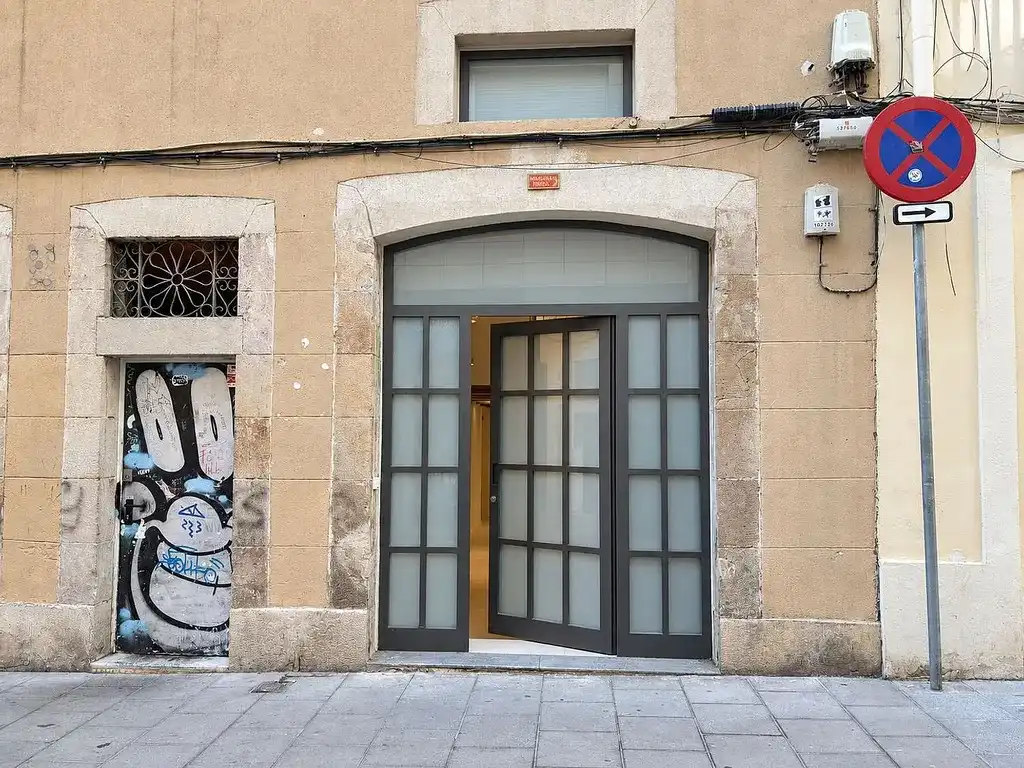 Außenansicht von Geschaftsraum zur Miete in Barcelona mit Klimaanlage