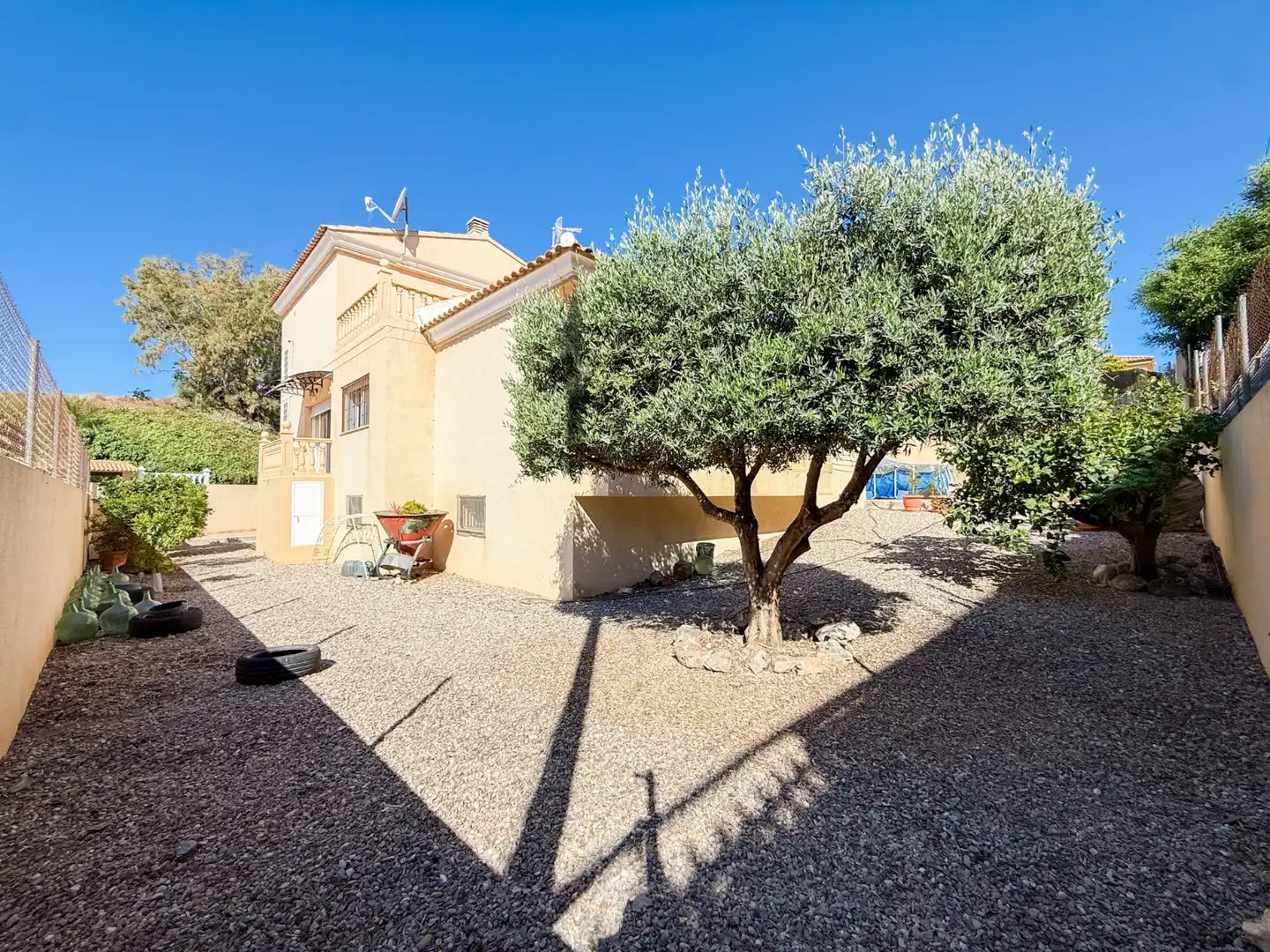 Vista exterior de Casa o chalet en venta en Águilas con Terraza, Trastero y Piscina
