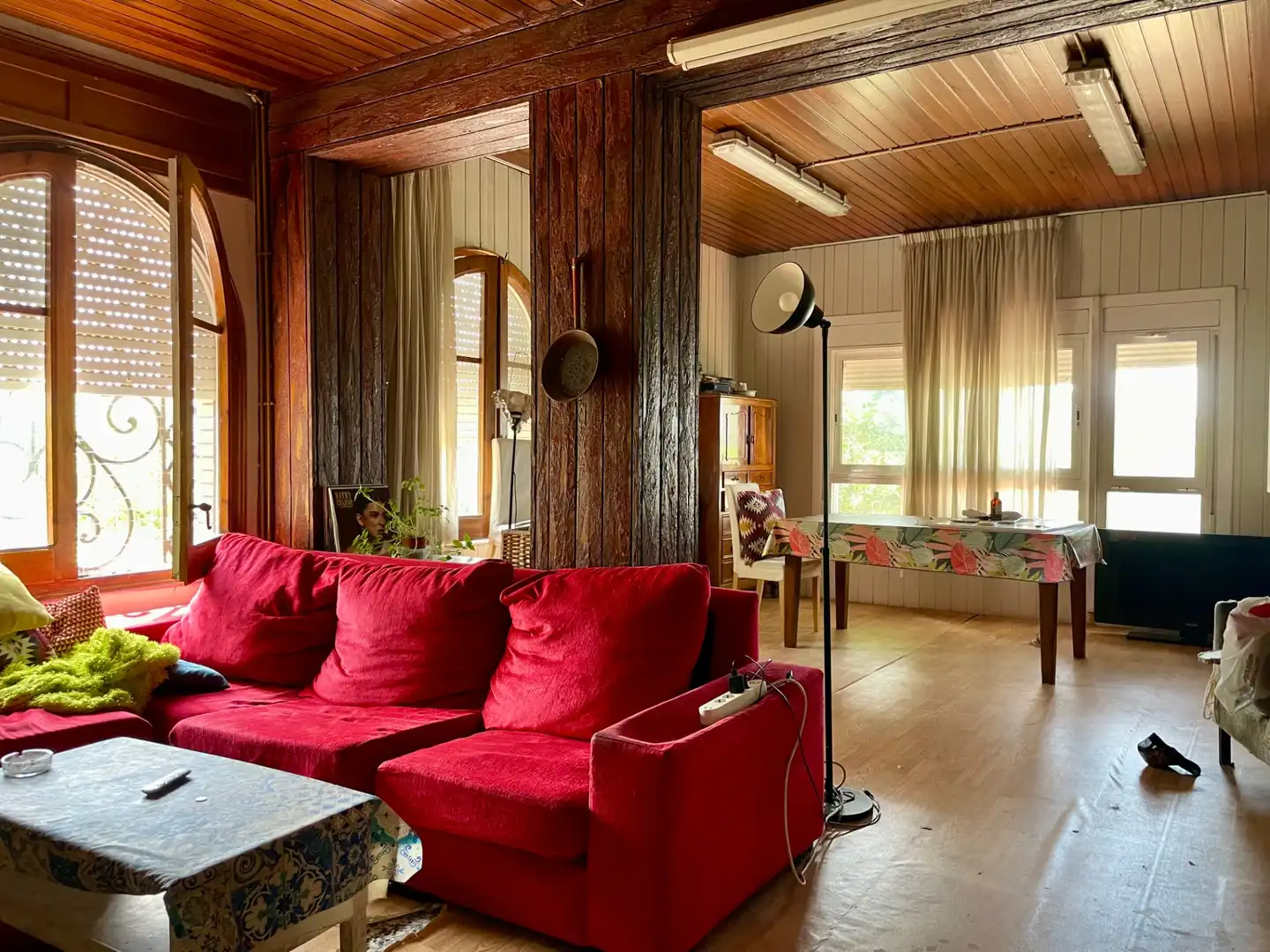 Sala d'estar de Casa o xalet en venda en Cerdanyola del Vallès amb Calefacció, Jardí privat i Traster