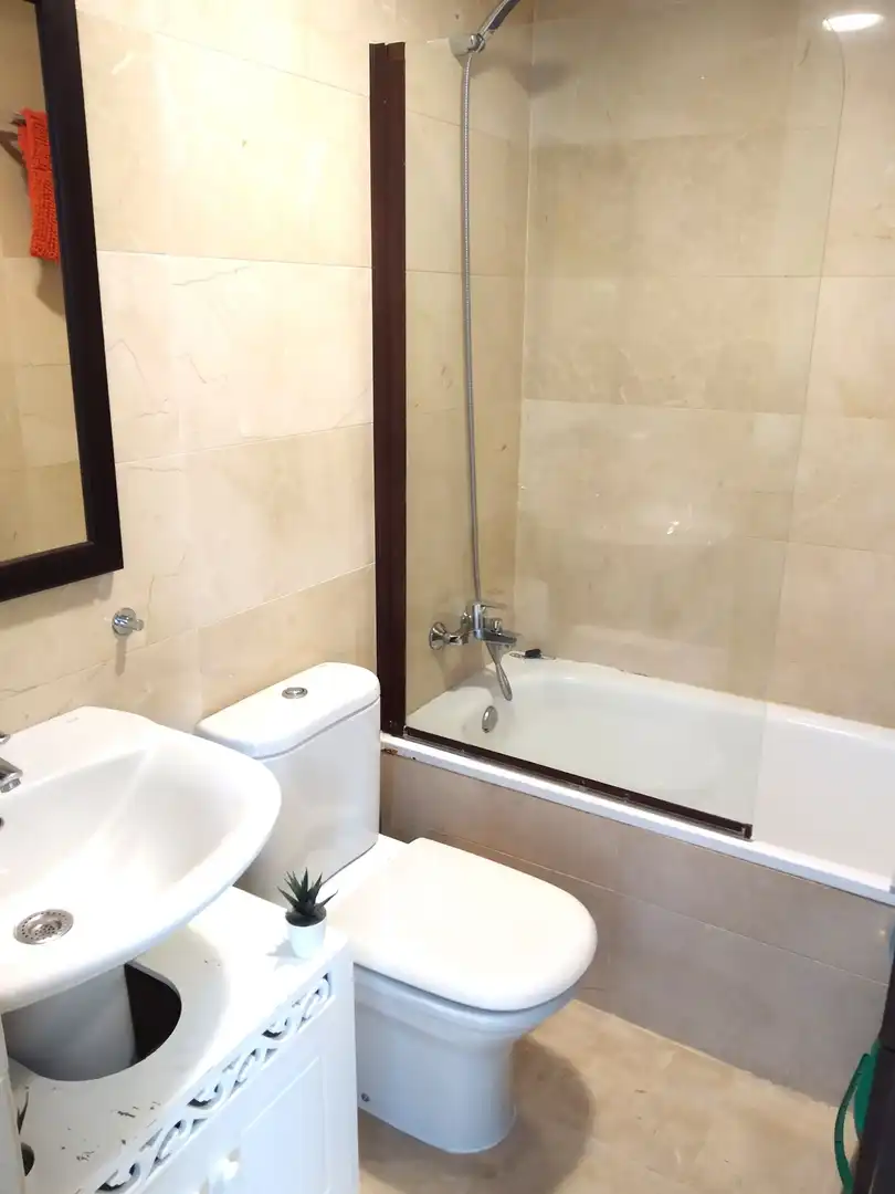 Badezimmer von Wohnung zur Miete in Málaga mit Klimaanlage und Möbliert