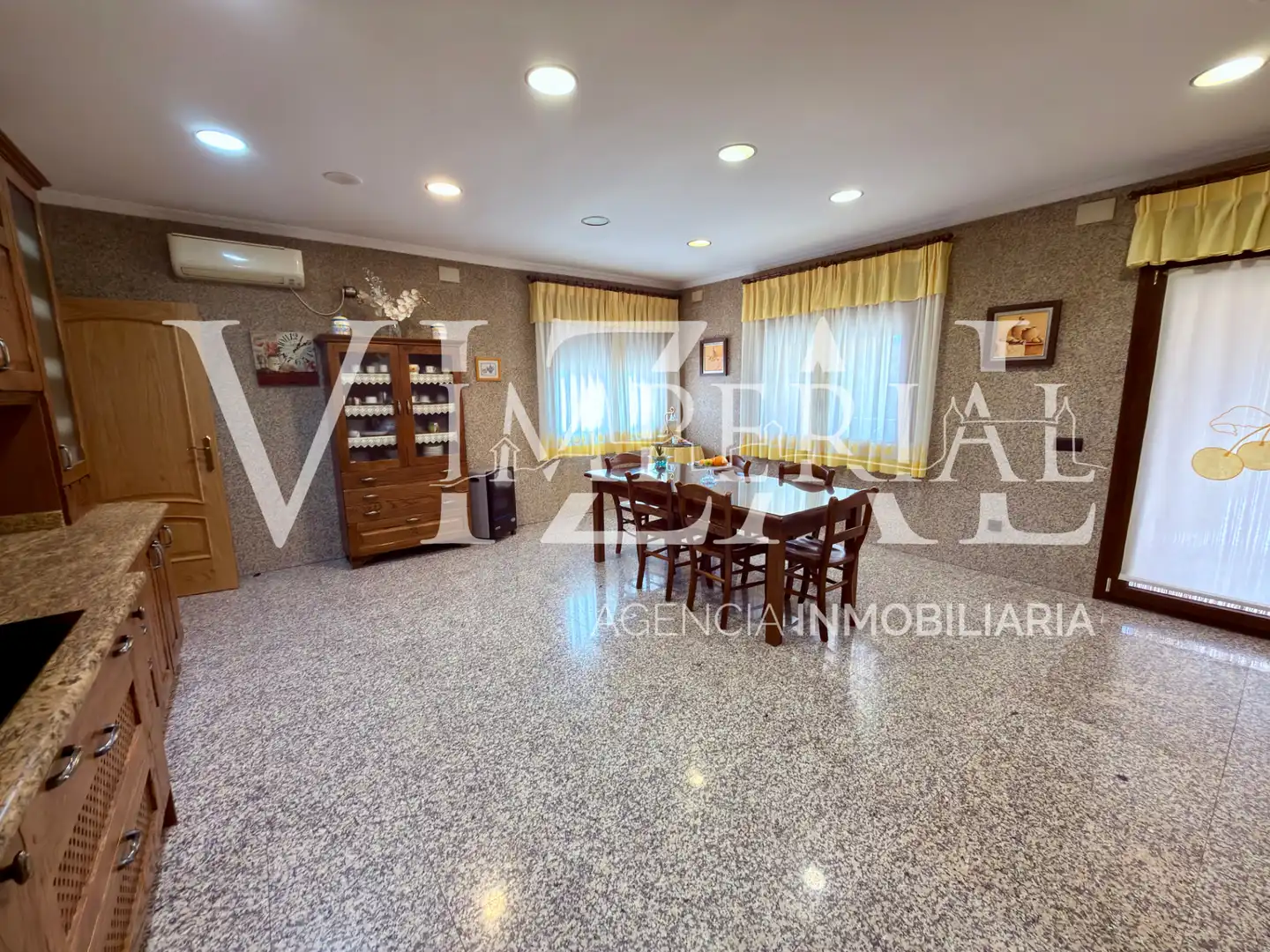 Vista exterior de Casa o xalet en venda en Toledo amb Aire condicionat, Calefacció i Jardí privat