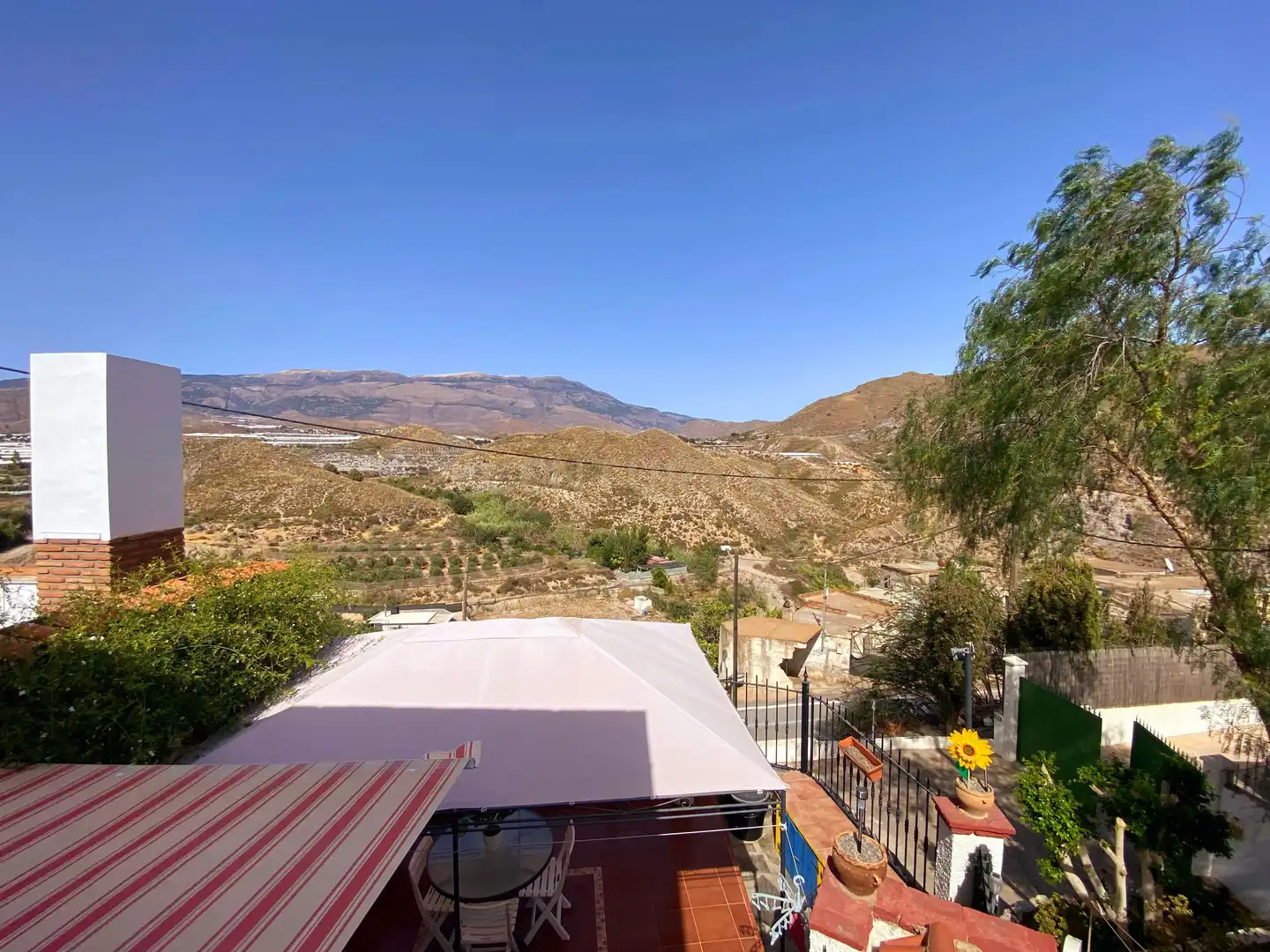 Vista exterior de Casa o xalet en venda en Berja amb Piscina