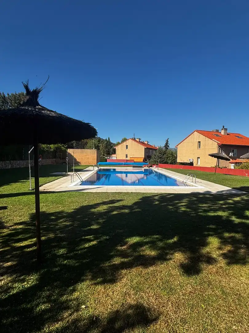 Adossat amb piscina en venda a La Pizarra, imagen 32