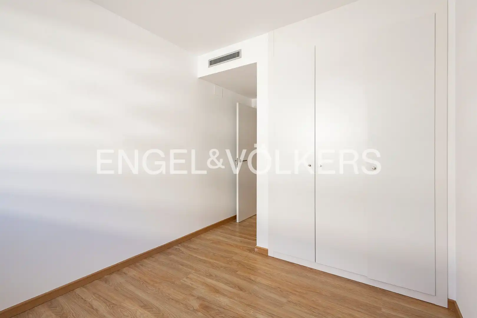 Habitación de Piso en venta en Sant Just Desvern con Aire acondicionado, Calefacción y Jardín privado
