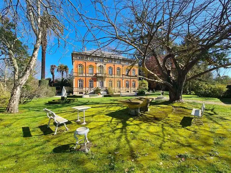 Jardí de Casa o xalet en venda en Gijón  amb Calefacció, Jardí privat i Terrassa