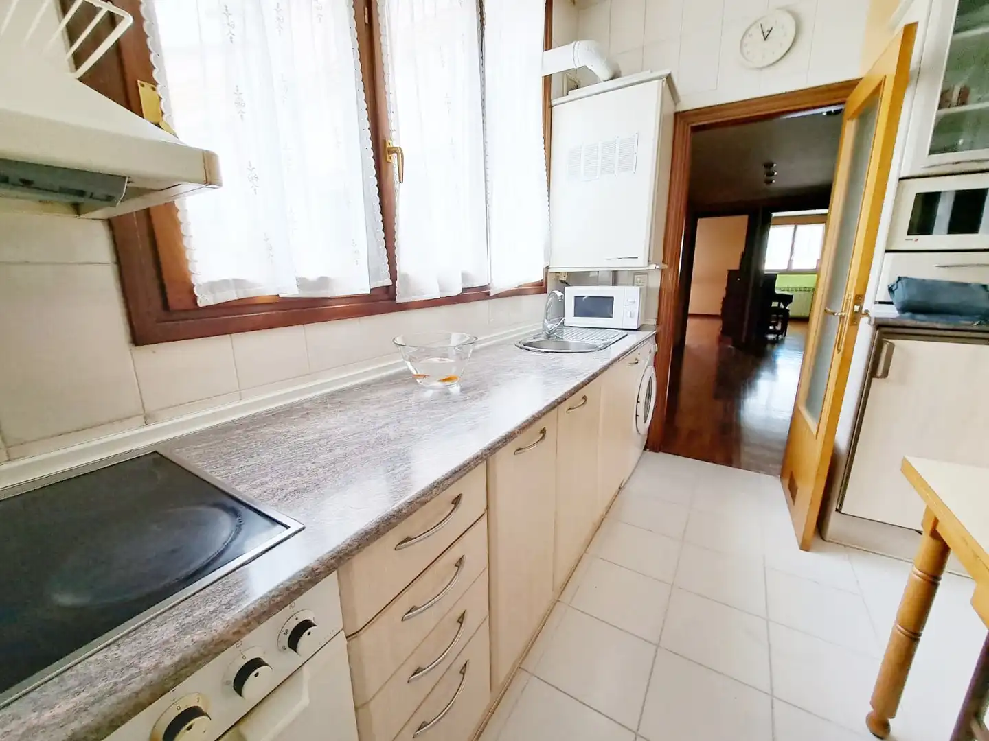 Cocina de Apartamento en venta en Vitoria - Gasteiz con Calefacción, Trastero y Amueblado