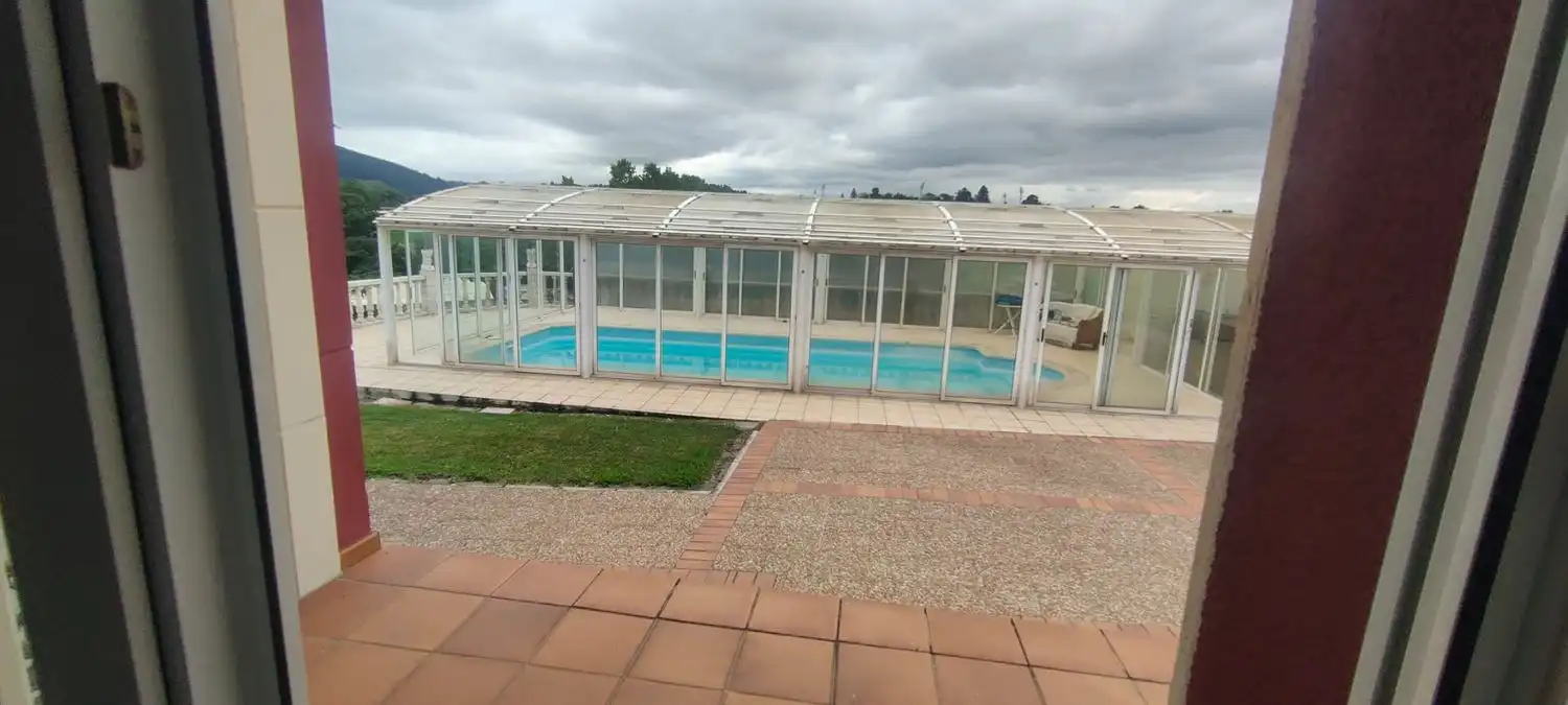 Piscina de Casa o chalet de alquiler en Gijón  con Calefacción, Terraza y Trastero