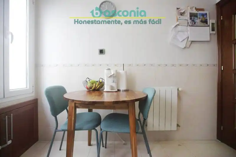 Piso en venta en Basauri  con Amueblado y Balcón