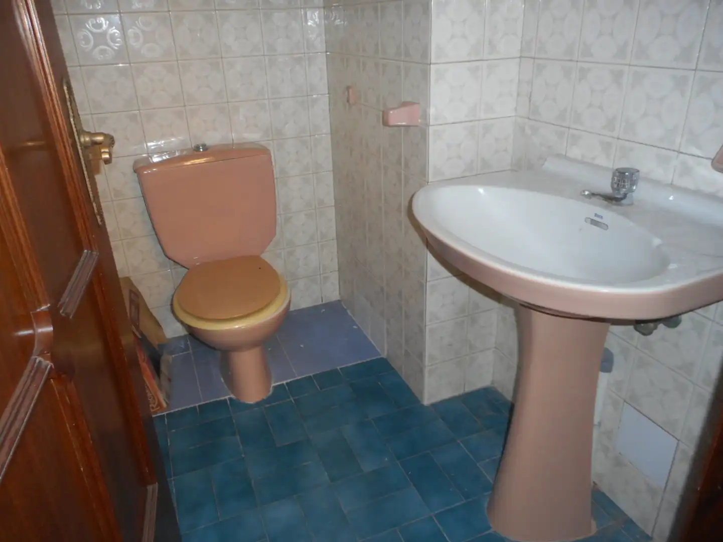 Bathroom of Office for rent in Gijón   with Heating