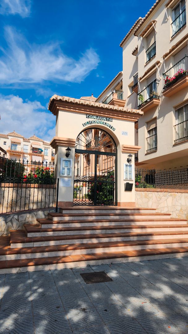 Vista exterior de Apartamento de alquiler en Torrox con Aire acondicionado, Calefacción y Amueblado