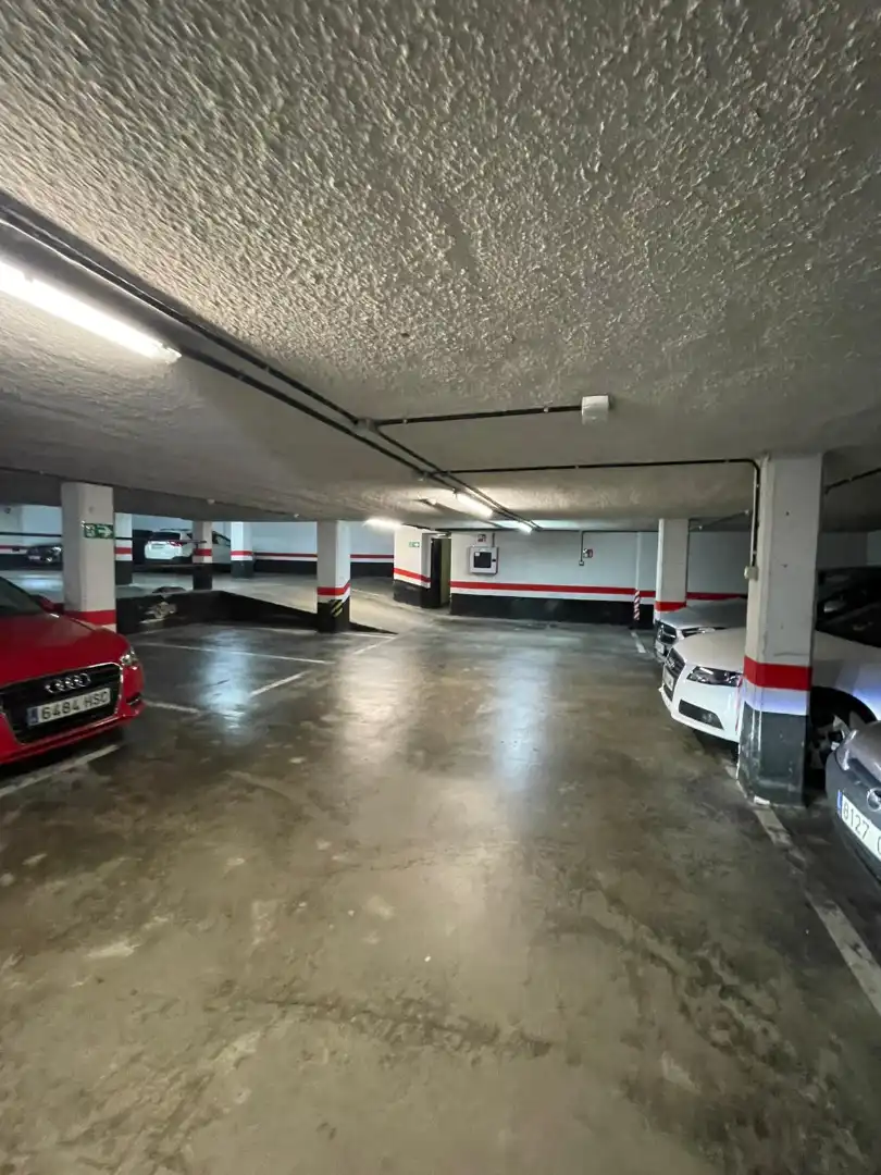 Aparcament de Pis en venda en Barakaldo  amb Calefacció, Parquet i Traster