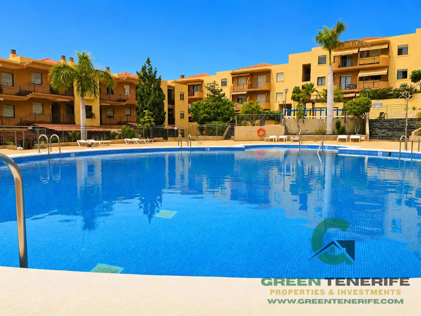 Piscina de Piso en venta en Adeje con Trastero y Balcón
