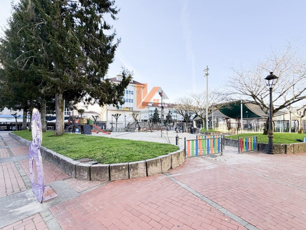 Außenansicht von Wohnung zum Verkauf in Ames mit Ofen