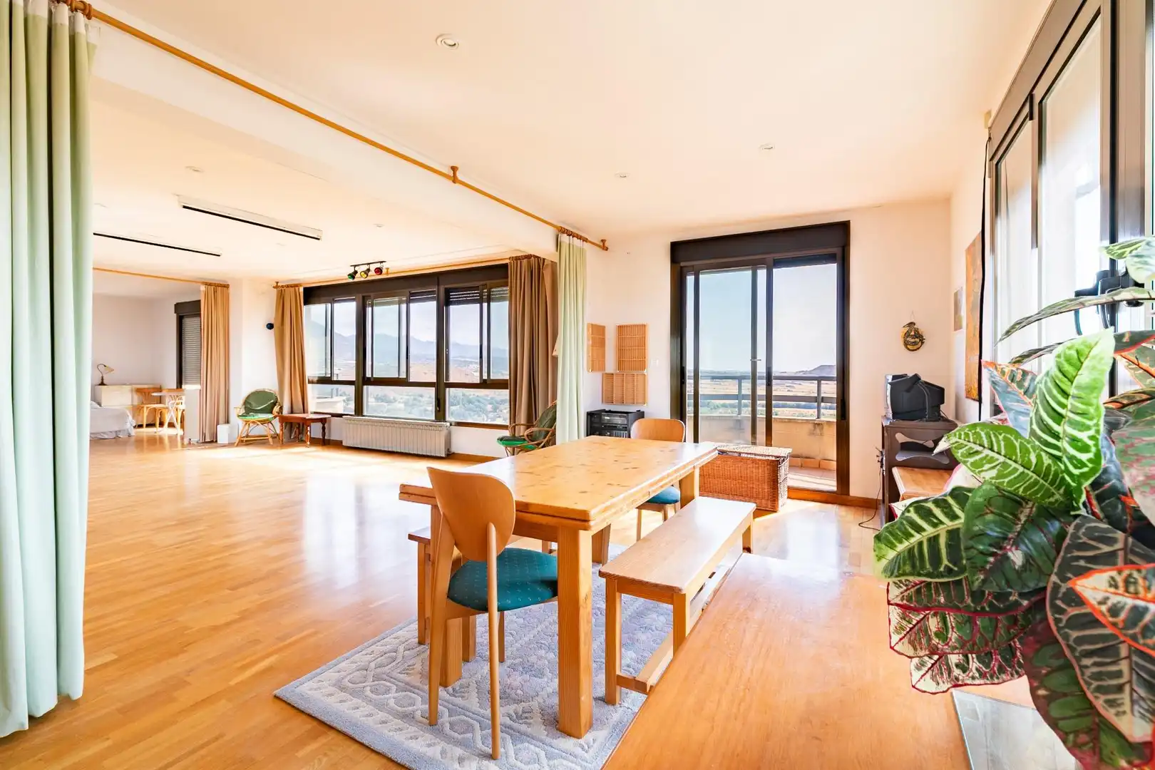Sala d'estar de Edifici en venda en La Sotonera, Huesca