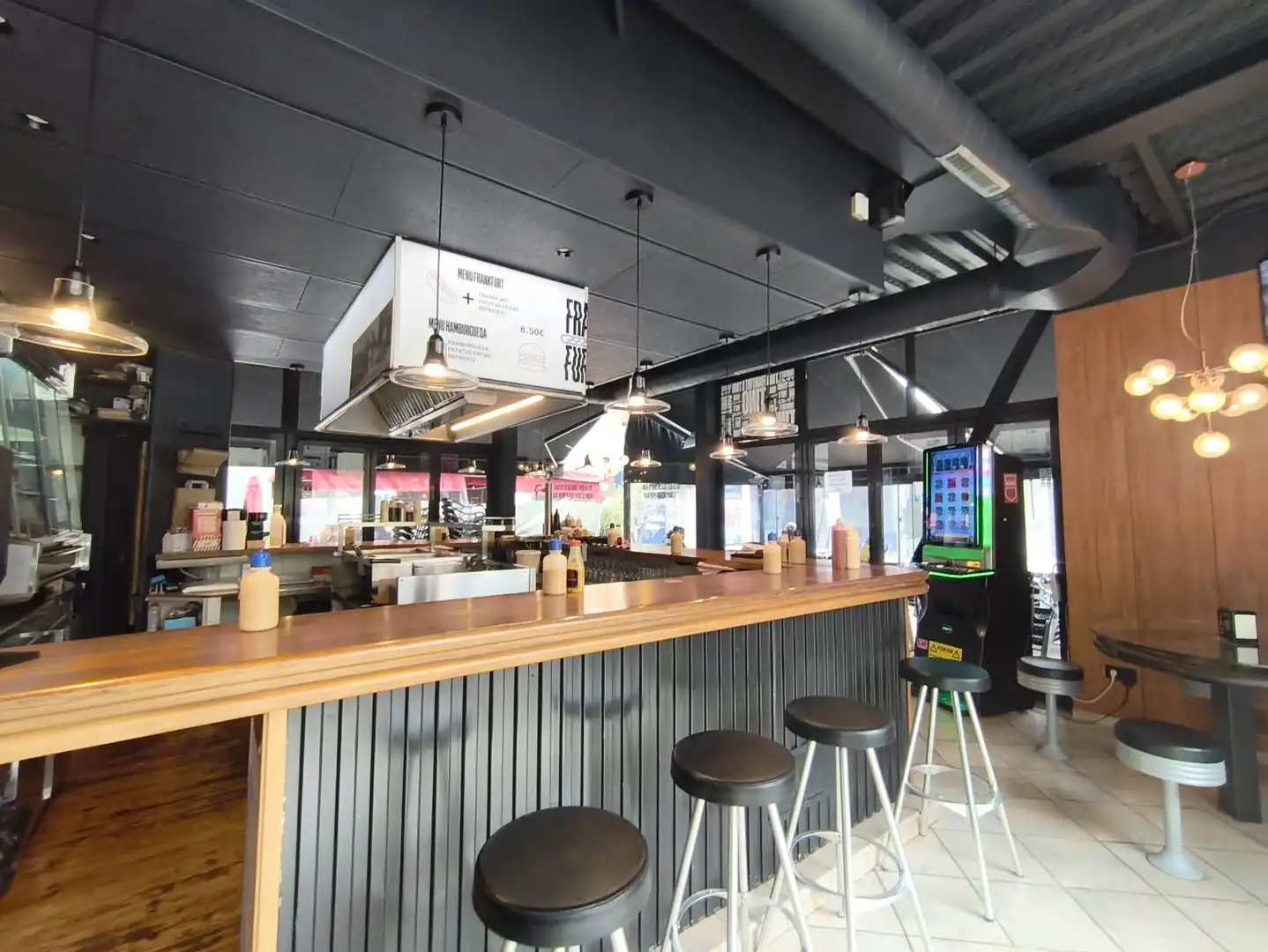Local en traspaso en Sabadell con Aire acondicionado, Terraza y Amueblado