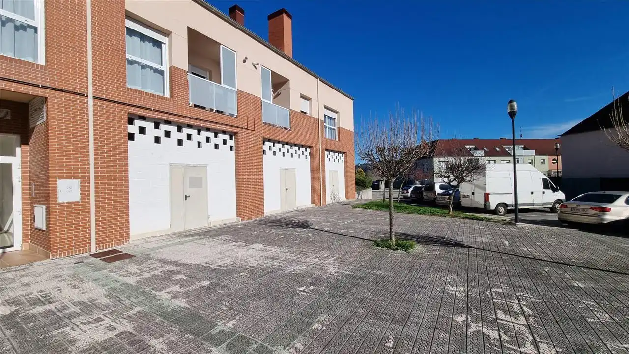 Local comercial en venda a PARAYO, imagen 2