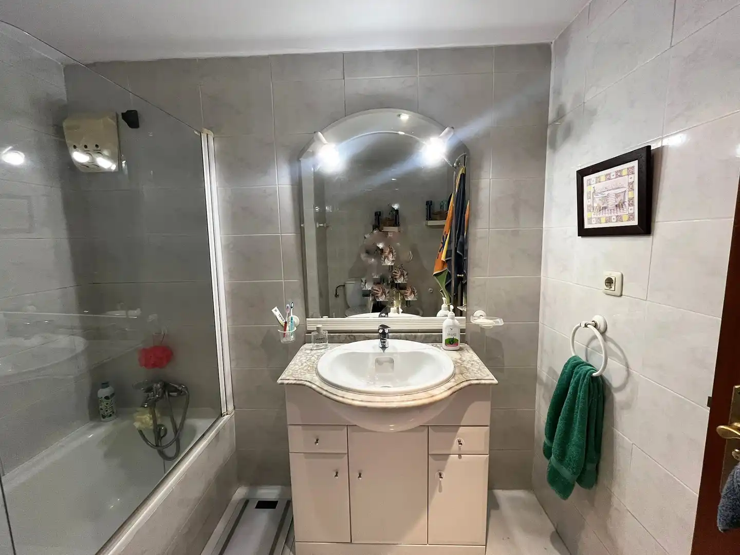 Badezimmer von Dachboden zum Verkauf in Fuenlabrada mit Klimaanlage, Heizung und Terrasse
