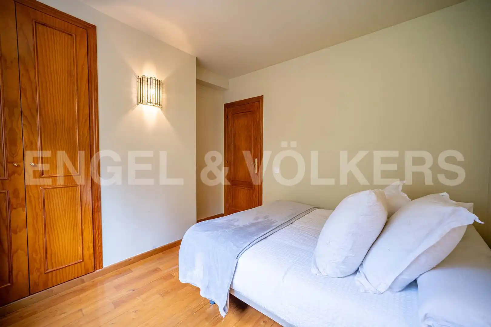 Dormitori de Casa adosada en venda en Bossòst amb Calefacció, Parquet i Terrassa