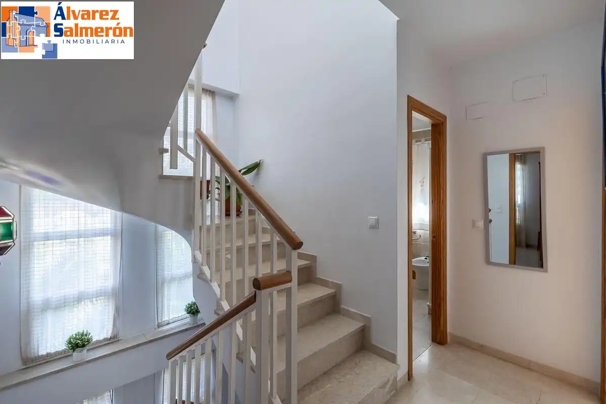 Casa o chalet en venta en Huétor Vega con Terraza, Piscina y Balcón