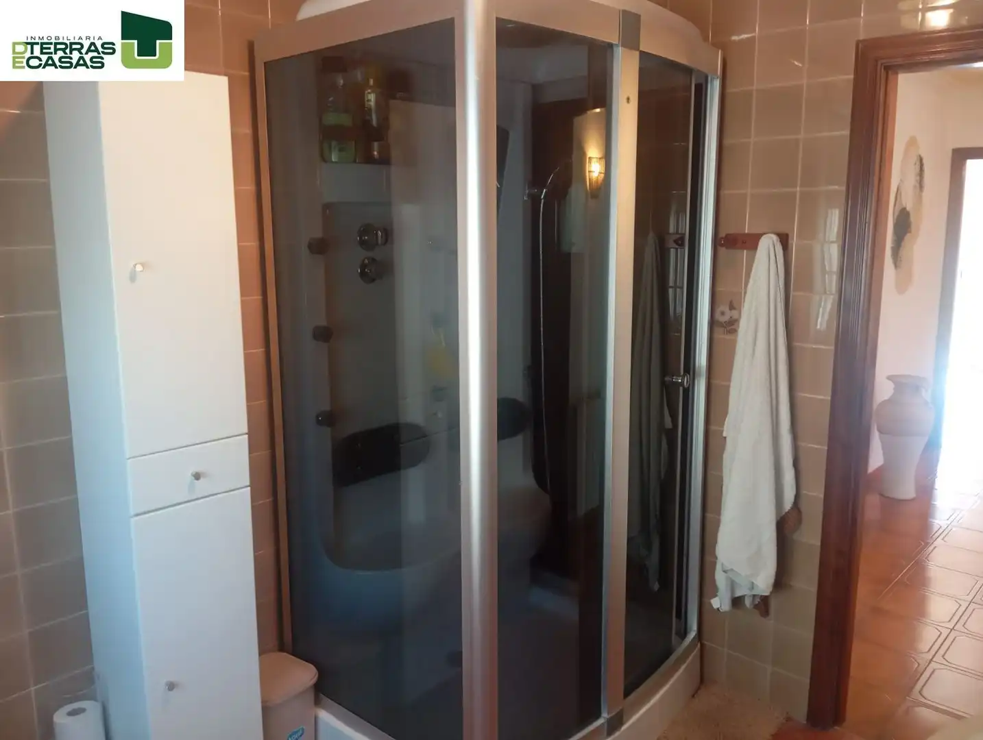 Bany de Casa o xalet en venda en Bueu amb Calefacció, Terrassa i Traster