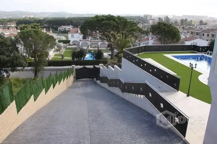 Casa con piscina en venta en Torre Valentina - Mas Vilar de La Mutxada - Treumal, imagen 9