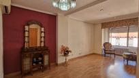 Living room of Flat for sale in  Zaragoza Capital  with Air Conditioner, Heating and Parquet flooring