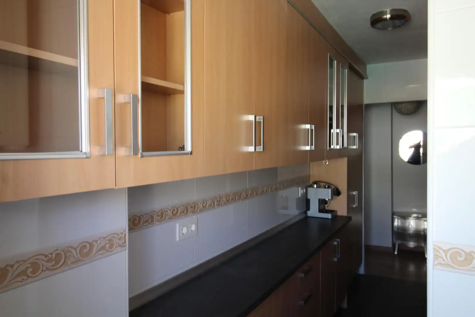 Cocina de Piso de alquiler en Granada con Aire acondicionado, Calefacción y Jardín privado